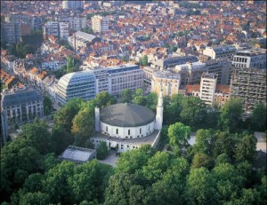The Great Mosque of Brussels is the oldest mosque in Brussels. It is located in the Cinquantenaire Park. It is also the seat of the Islamic and Cultural Centre of Belgium.
